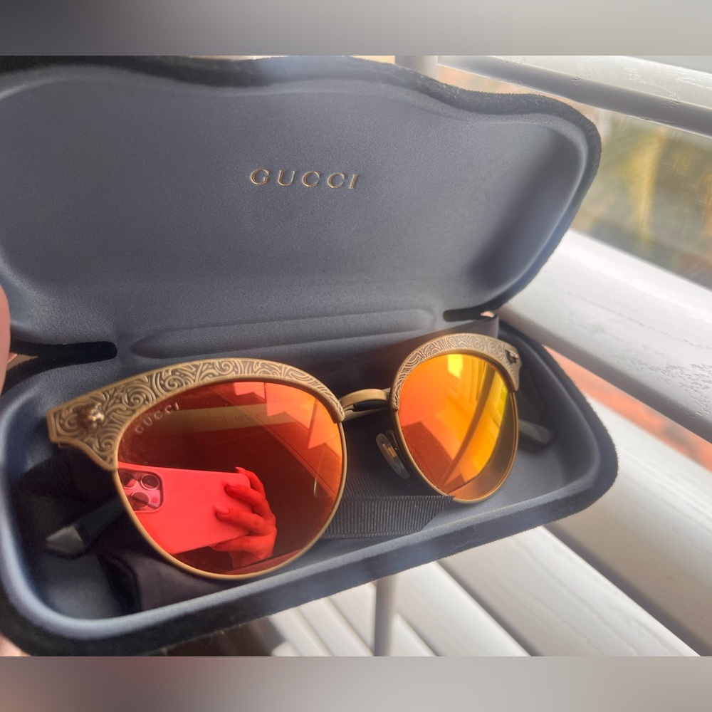 Never worn Gucci sunglasses